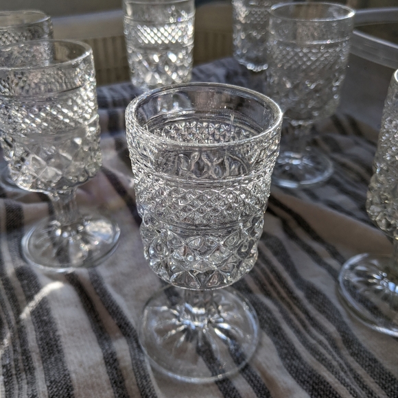 Vintage 80s Crystal Cordial Glasses - Set of 7 - Picture 4 of 5